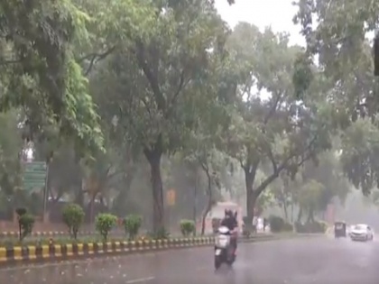 Delhi-NCR to witness very heavy rainfall, thunderstorms during next 2 hours: IMD | Delhi-NCR to witness very heavy rainfall, thunderstorms during next 2 hours: IMD