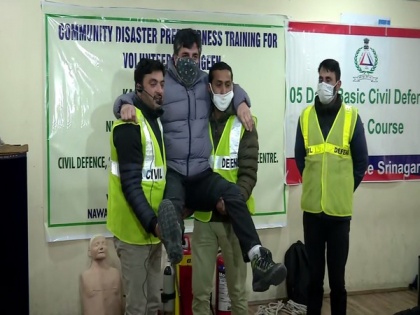 Experts train local residents on how to handle emergencies in Kashmir valley | Experts train local residents on how to handle emergencies in Kashmir valley