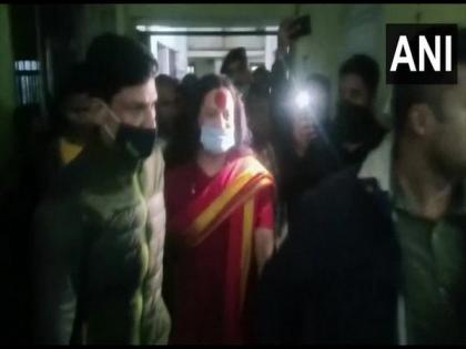 Maharashtra's Naupada Police takes Kalicharan Maharaj in custody | Maharashtra's Naupada Police takes Kalicharan Maharaj in custody