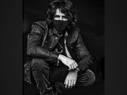 'CoronaStopKaroNa': Kartik Aaryan urges fans to wear masks | 'CoronaStopKaroNa': Kartik Aaryan urges fans to wear masks 'CoronaStopKaroNa': Kartik Aaryan urges fans to wear masks | 'CoronaStopKaroNa': Kartik Aaryan urges fans to wear masks