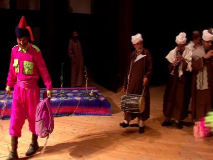 Youth getting trained in folk theatre to revive culture of Kashmir valley | Youth getting trained in folk theatre to revive culture of Kashmir valley