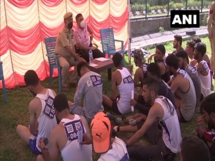 Hundreds participate in recruitment drive for police in J-K | Hundreds participate in recruitment drive for police in J-K