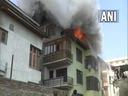 J-K: Fire breaks out at commercial building in Srinagar's Rajbagh, no casualty reported | J-K: Fire breaks out at commercial building in Srinagar's Rajbagh, no casualty reported