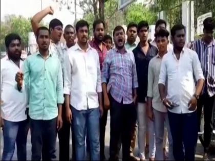 Hyderabad: NSUI members protest seeking permission for Rahul Gandhi's visit to Osmania University | Hyderabad: NSUI members protest seeking permission for Rahul Gandhi's visit to Osmania University