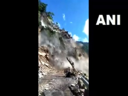 Landslide in Rishikesh-Badrinath highway | Landslide in Rishikesh-Badrinath highway