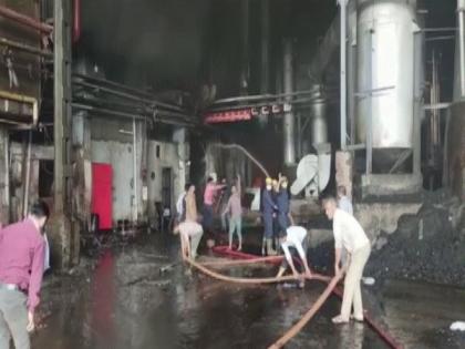 Gujarat: Huge fire breaks out at dyeing mill in Surat | Gujarat: Huge fire breaks out at dyeing mill in Surat