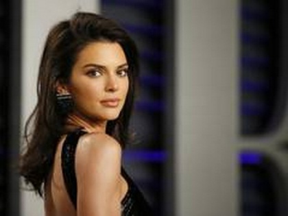 Kendall Jenner leaves her Beverly Hills home after scary incidents | Kendall Jenner leaves her Beverly Hills home after scary incidents