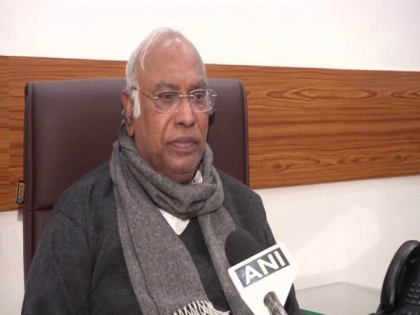 Mallikarjun Kharge calls Oppn parties meeting on Monday to create consensus over issues to be raised in Parliament | Mallikarjun Kharge calls Oppn parties meeting on Monday to create consensus over issues to be raised in Parliament