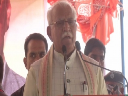 Khattar hits out at Congress again for making Sonia Gandhi as party chief | Khattar hits out at Congress again for making Sonia Gandhi as party chief