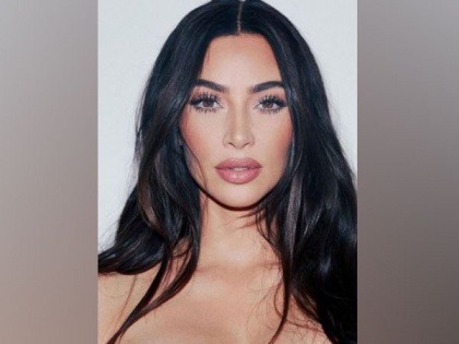 Before filing for divorce from Kanye West, Kim Kardashian seen without wedding ring | Before filing for divorce from Kanye West, Kim Kardashian seen without wedding ring