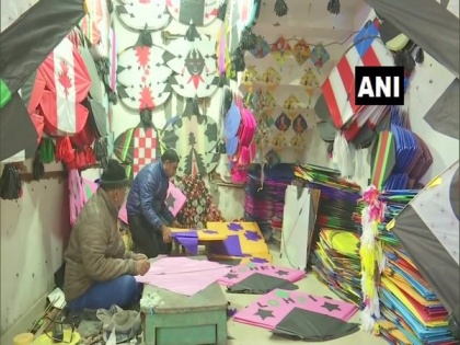 Pandemic, bad weather worsen kite sales in Amritsar | Pandemic, bad weather worsen kite sales in Amritsar