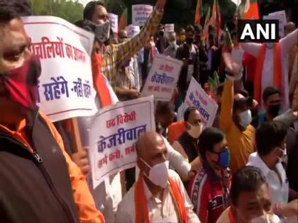 Delhi: BJP holds protest march towards CM residence against Chhath ban | Delhi: BJP holds protest march towards CM residence against Chhath ban