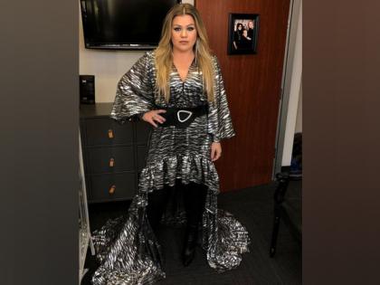 Kelly Clarkson officially declared single amid divorce from Brandon Blackstock | Kelly Clarkson officially declared single amid divorce from Brandon Blackstock