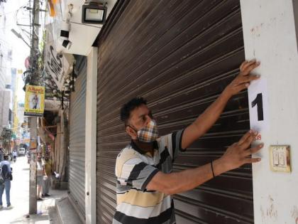 COVID-19: Delhi police briefs shopkeepers regarding unlocking, marks shops on odd-even basis | COVID-19: Delhi police briefs shopkeepers regarding unlocking, marks shops on odd-even basis
