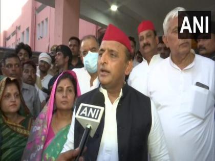 Samajwadi Party wraps UP government in Lalitpur rape incident | Samajwadi Party wraps UP government in Lalitpur rape incident