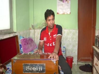 Meet Kolkata's cab driver blessed with a soulful voice | Meet Kolkata's cab driver blessed with a soulful voice Meet Kolkata's cab driver blessed with a soulful voice | Meet Kolkata's cab driver blessed with a soulful voice