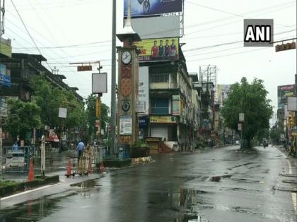COVID-19 lockdown: Streets in West Bengal wear deserted look | COVID-19 lockdown: Streets in West Bengal wear deserted look COVID-19 lockdown: Streets in West Bengal wear deserted look | COVID-19 lockdown: Streets in West Bengal wear deserted look