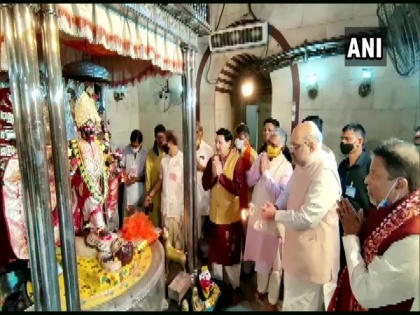 Amit Shah prays at Dakshineswar Kali Temple, urges people to restore pride of West Bengal | Amit Shah prays at Dakshineswar Kali Temple, urges people to restore pride of West Bengal