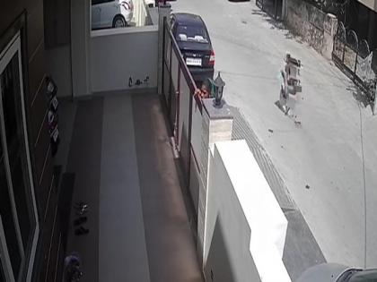 Women caught on CCTV throwing plastic bags into houses in Kota after spitting on them | Women caught on CCTV throwing plastic bags into houses in Kota after spitting on them Women caught on CCTV throwing plastic bags into houses in Kota after spitting on them | Women caught on CCTV throwing plastic bags into houses in Kota after spitting on them