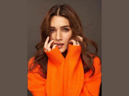 Kriti Sanon shares her 'success picture' after winning 'Best Actress' award at IIFA 2022 | Kriti Sanon shares her 'success picture' after winning 'Best Actress' award at IIFA 2022