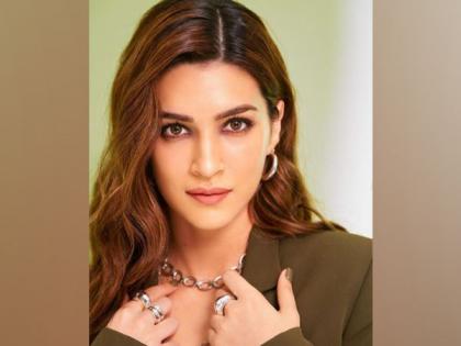 Kriti Sanon flaunts her biker girl avatar as she begins 'Ganapath' shoot | Kriti Sanon flaunts her biker girl avatar as she begins 'Ganapath' shoot