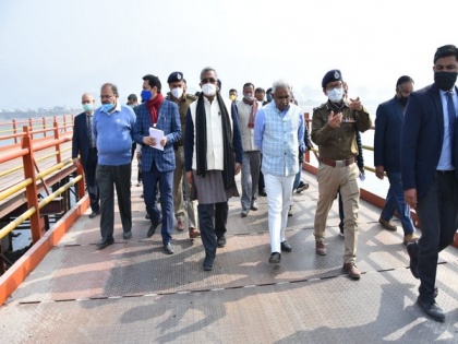 Uttarakhand CM inspects construction sites during Kumbh Mela | Uttarakhand CM inspects construction sites during Kumbh Mela