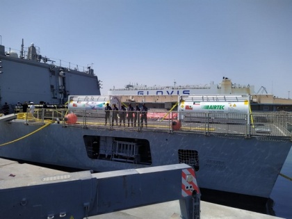 COVID-19: Kuwait sends 215 metric tonne of liquid medical oxygen, 2600 oxygen cylinders to India | COVID-19: Kuwait sends 215 metric tonne of liquid medical oxygen, 2600 oxygen cylinders to India