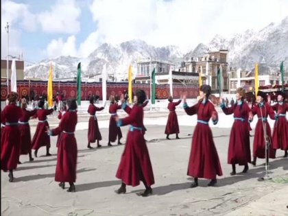 Ladakh: Locals perform traditional dance on Republic Day | Ladakh: Locals perform traditional dance on Republic Day