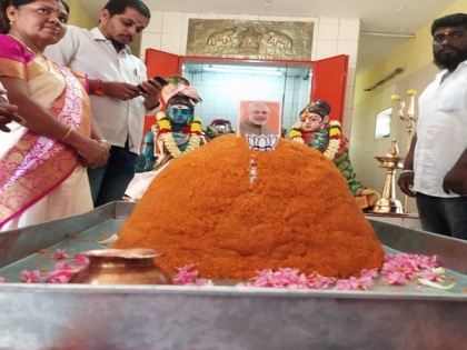 BJP workers offer 70 kg laddu at Coimbatore temple to mark PM Modi's 70th birthday | BJP workers offer 70 kg laddu at Coimbatore temple to mark PM Modi's 70th birthday