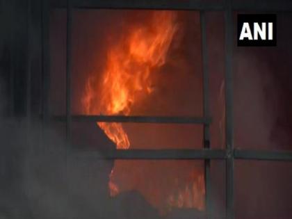 Police begins probe into Delhi's Lajpat Nagar fire incident | Police begins probe into Delhi's Lajpat Nagar fire incident Police begins probe into Delhi's Lajpat Nagar fire incident | Police begins probe into Delhi's Lajpat Nagar fire incident