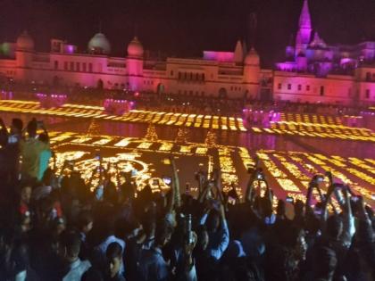 Over 5.5 lakh diyas lit for Ayodhya 'Deepotsav', event enters Guinness Records | Over 5.5 lakh diyas lit for Ayodhya 'Deepotsav', event enters Guinness Records