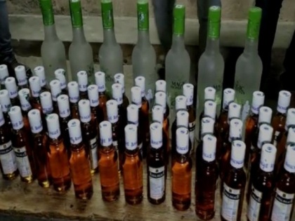 5 held for transporting liquor amid lockdown at Andhra-Tamil Nadu border, probe underway | 5 held for transporting liquor amid lockdown at Andhra-Tamil Nadu border, probe underway