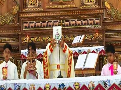 COVID-19: A church in Kerala's Kottayam live streams Sunday Mass | COVID-19: A church in Kerala's Kottayam live streams Sunday Mass COVID-19: A church in Kerala's Kottayam live streams Sunday Mass | COVID-19: A church in Kerala's Kottayam live streams Sunday Mass