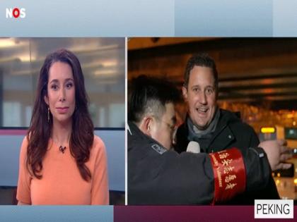 Chinese authorities drag-off Dutch journalist, forcibly shut down his camera during live broadcast about Winter Olympics | Chinese authorities drag-off Dutch journalist, forcibly shut down his camera during live broadcast about Winter Olympics