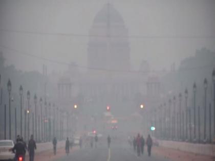 Air quality in Delhi drops to 'very poor' category, light rains likely today | Air quality in Delhi drops to 'very poor' category, light rains likely today