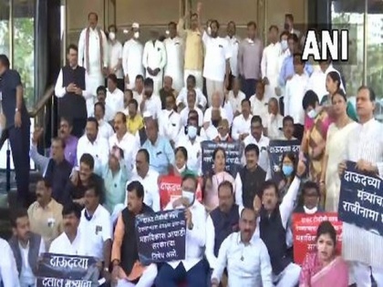 Maharashtra BJP MLAs demand Nawab Malik's resignation, protest outside assembly | Maharashtra BJP MLAs demand Nawab Malik's resignation, protest outside assembly