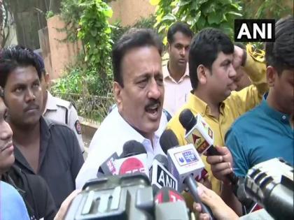 Many Shiv Sena MLAs may join us: BJP leader Girish Mahajan | Many Shiv Sena MLAs may join us: BJP leader Girish Mahajan Many Shiv Sena MLAs may join us: BJP leader Girish Mahajan | Many Shiv Sena MLAs may join us: BJP leader Girish Mahajan