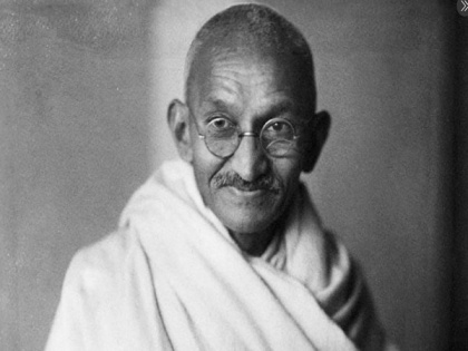 Bollywood extends wishes on 151st Gandhi Jayanti | Bollywood extends wishes on 151st Gandhi Jayanti
