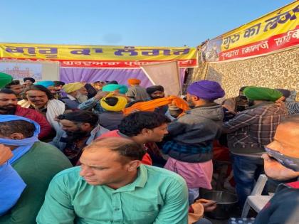 Punjab farmers start 'turban langar' at Singhu border, asserts right to dignity | Punjab farmers start 'turban langar' at Singhu border, asserts right to dignity Punjab farmers start 'turban langar' at Singhu border, asserts right to dignity | Punjab farmers start 'turban langar' at Singhu border, asserts right to dignity