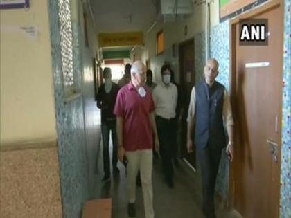 Delhi govt pulls up socks to accommodate migrants during lockdown, converts schools into shelter homes | Delhi govt pulls up socks to accommodate migrants during lockdown, converts schools into shelter homes Delhi govt pulls up socks to accommodate migrants during lockdown, converts schools into shelter homes | Delhi govt pulls up socks to accommodate migrants during lockdown, converts schools into shelter homes