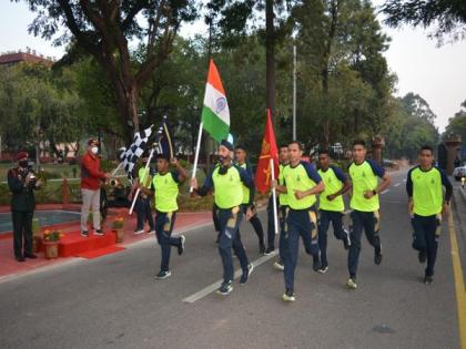 Western Army Commander flag off 260-km ultra-marathon to mark ASC's 260th anniversary | Western Army Commander flag off 260-km ultra-marathon to mark ASC's 260th anniversary