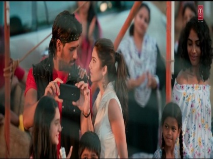 'Marjavaan': Sidharth Malhotra shares heart-touching song 'Kinna Sona' | 'Marjavaan': Sidharth Malhotra shares heart-touching song 'Kinna Sona'
