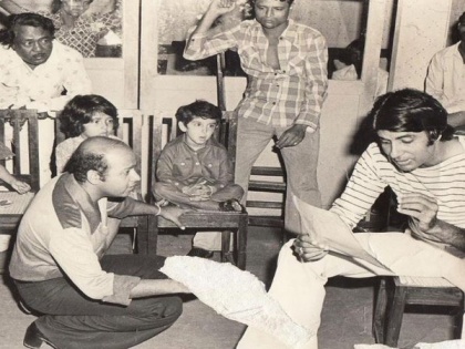 Amitabh Bachchan reminisces about his first song, shares throwback picture featuring little Hrithik Roshan | Amitabh Bachchan reminisces about his first song, shares throwback picture featuring little Hrithik Roshan