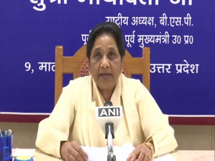 Mayawati slams Akhilesh Yadav, says SP in bad condition | Mayawati slams Akhilesh Yadav, says SP in bad condition