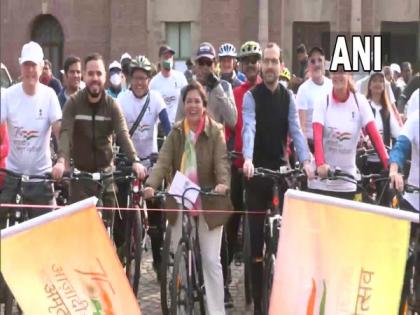 Delhi: Meenakshi Lekhi participates in cycle rally as part of 'Azadi Ka Amrit Mahotsav' celebrations | Delhi: Meenakshi Lekhi participates in cycle rally as part of 'Azadi Ka Amrit Mahotsav' celebrations
