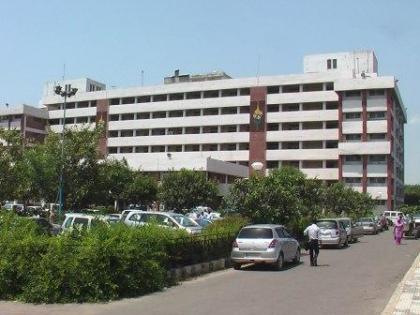 Gurugram: Illegal parking lot outside DC office busted | Gurugram: Illegal parking lot outside DC office busted Gurugram: Illegal parking lot outside DC office busted | Gurugram: Illegal parking lot outside DC office busted