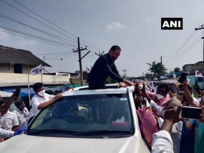 2021 TN polls: Kamal Haasan visits Kanchipuram as part of MNM's 2nd phase of campaign | 2021 TN polls: Kamal Haasan visits Kanchipuram as part of MNM's 2nd phase of campaign