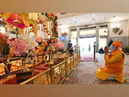 PM Modi pays tribute to Sikh Gurus, remembers their sacrifices | PM Modi pays tribute to Sikh Gurus, remembers their sacrifices PM Modi pays tribute to Sikh Gurus, remembers their sacrifices | PM Modi pays tribute to Sikh Gurus, remembers their sacrifices