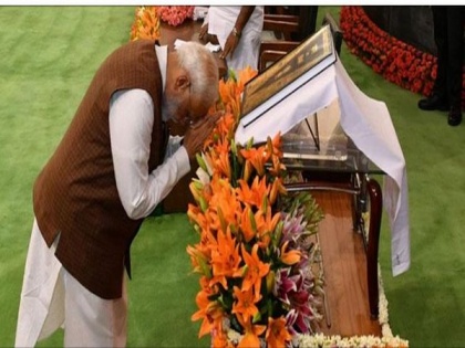 PM Modi says rights, duties go together, hails Constitution for ensuring dignity of citizens, national unity | PM Modi says rights, duties go together, hails Constitution for ensuring dignity of citizens, national unity