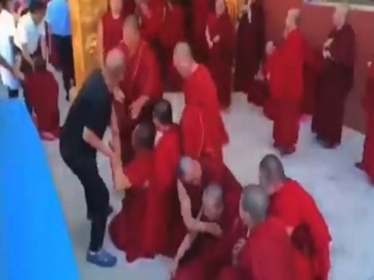 China: Monks hold protest against forceful shutdown of monastery in Gansu | China: Monks hold protest against forceful shutdown of monastery in Gansu